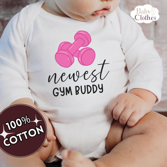 newest gym buddy baby bodysuit, cute gym baby outfit, baby announcement, newborn baby gift, daddys gym partner onesie®